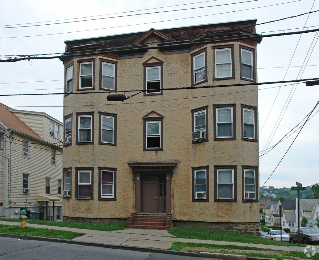 Foto del edificio - 18-20 S Kensico Ave