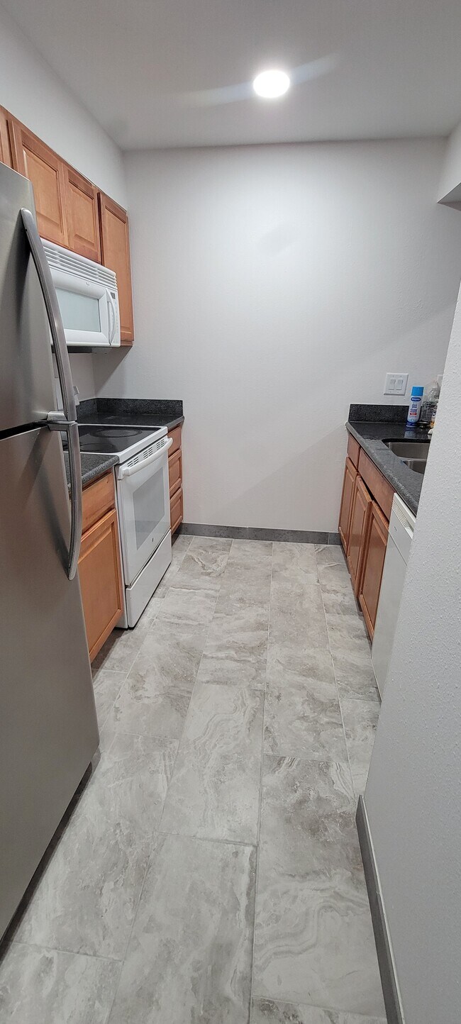 cocina - 7142 N Holiday Dr