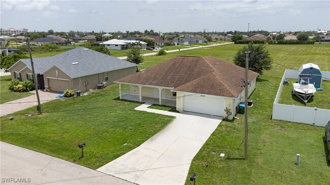 Building Photo - 2106 SW 13th St