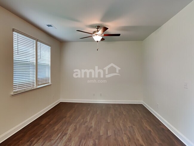 Building Photo - 11130 Hazel Gardens Drive