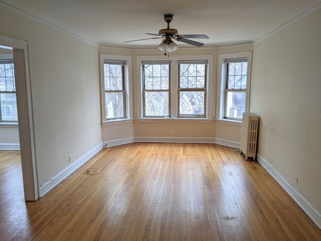 Building Photo - 914 Crain St
