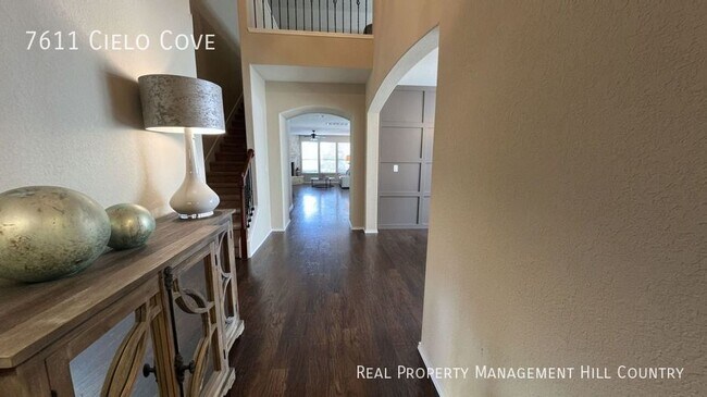 Building Photo - 7611 Cielo Cove