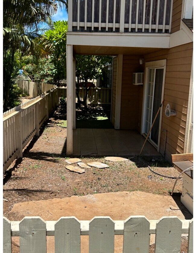 Building Photo - 140 UWAPO Rd