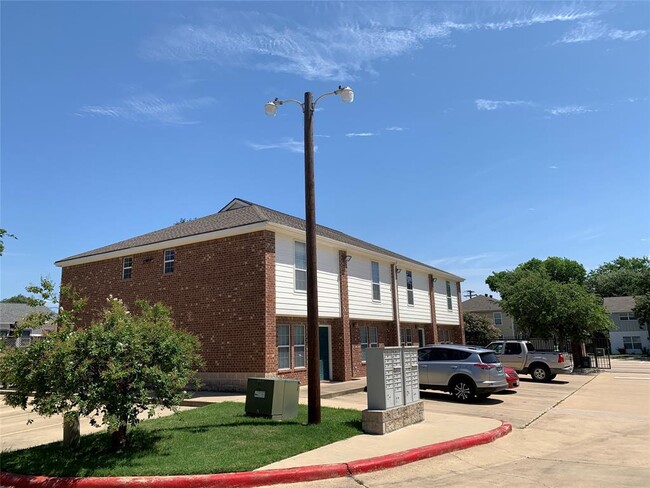 Building Photo - 4504 College Main St