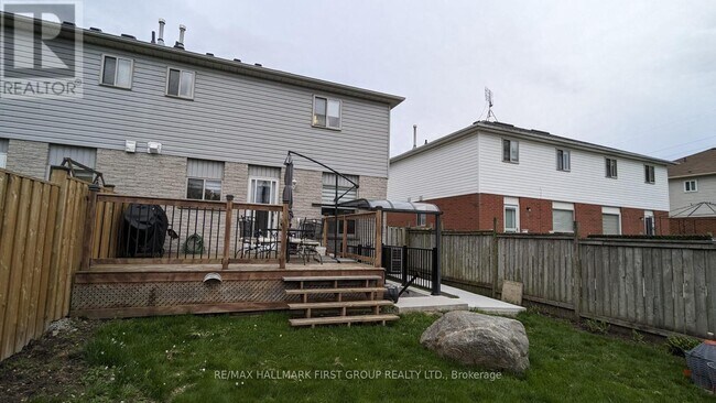 Photo du bâtiment - 1596 Fieldgate Dr