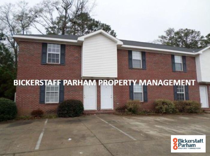 Foto principal - 2 Bedroom 1.5 Bath. Located Off Of Macon Rd!!