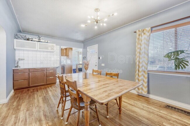 Foto del edificio - 3252 Niagara St