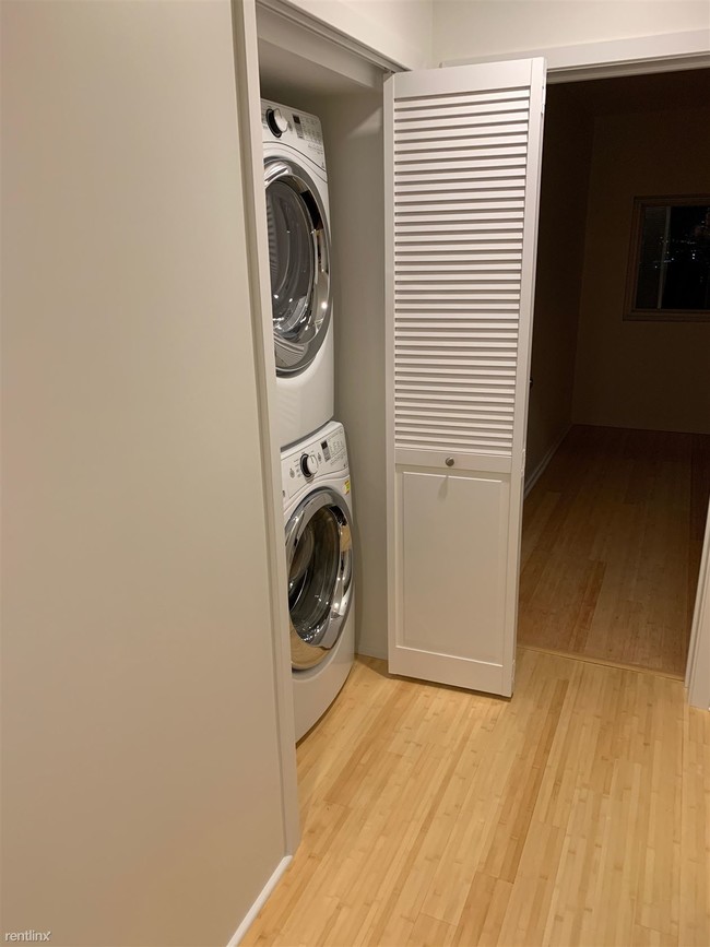 Building Photo - 1 br, 1 bath Apartment - 918 Kansas St B B