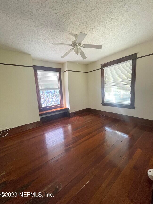 Building Photo - 1739 Silver St