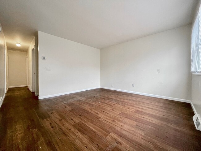 Building Photo - Three Bedroom Home in Muskegon