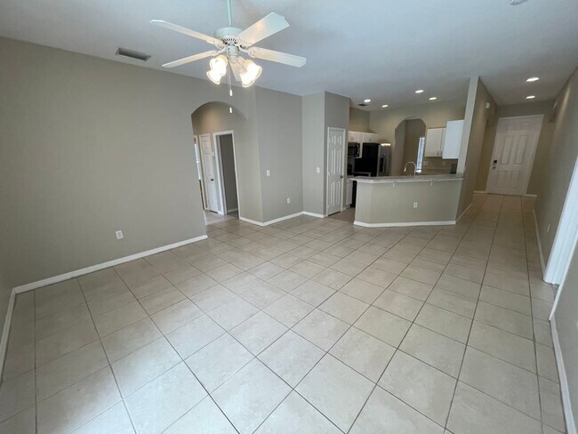 Building Photo - 2707 Caladium Rd