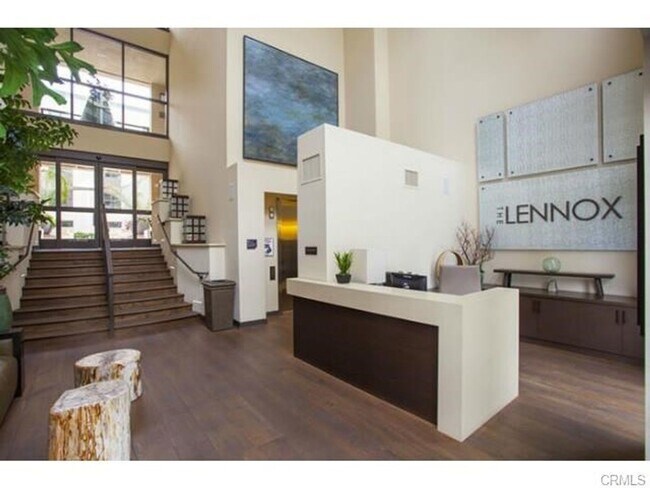 Building Photo - Stunning Luxury flat!