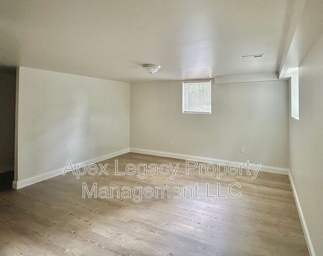 Building Photo - 219 W Weaver St