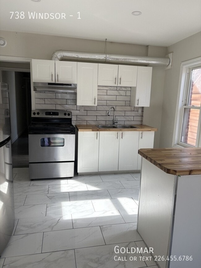 Building Photo - 738 Windsor Ave