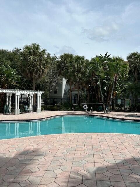 Building Photo - 5024 Lantana Rd