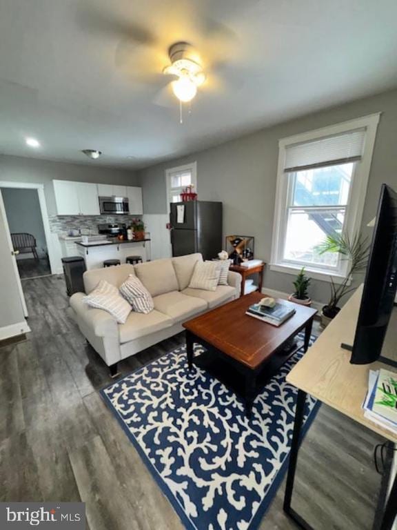 Foto del edificio - 129 W Miner St