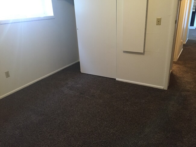 Building Photo - Meadow Lane Condo, South Ogden