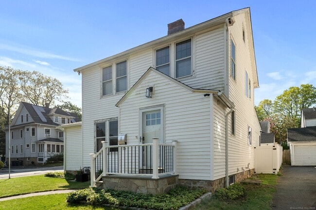 Foto del edificio - 15 Overland Ave