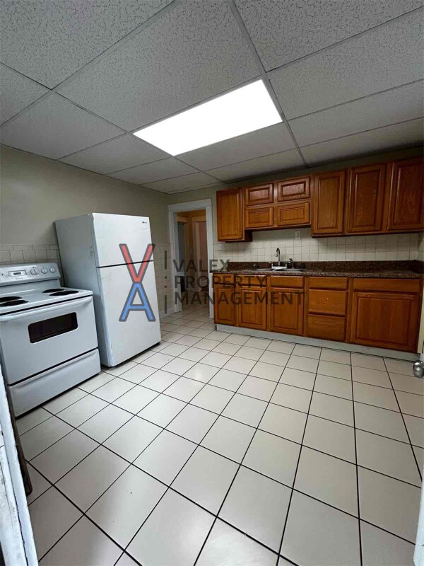 Foto principal - 2649 Olyphant Ave