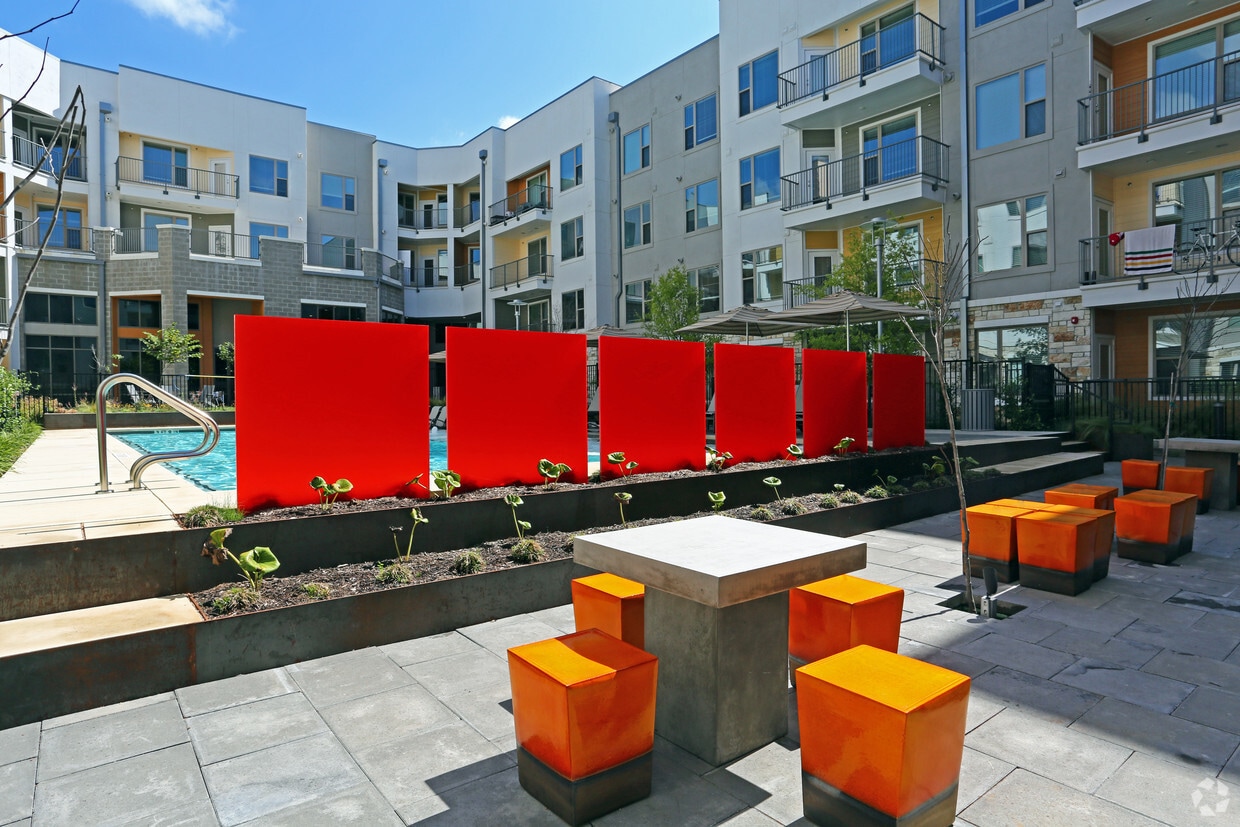 Primary Photo - ChicStudio Homes: Modern Comfort, Urban Li...