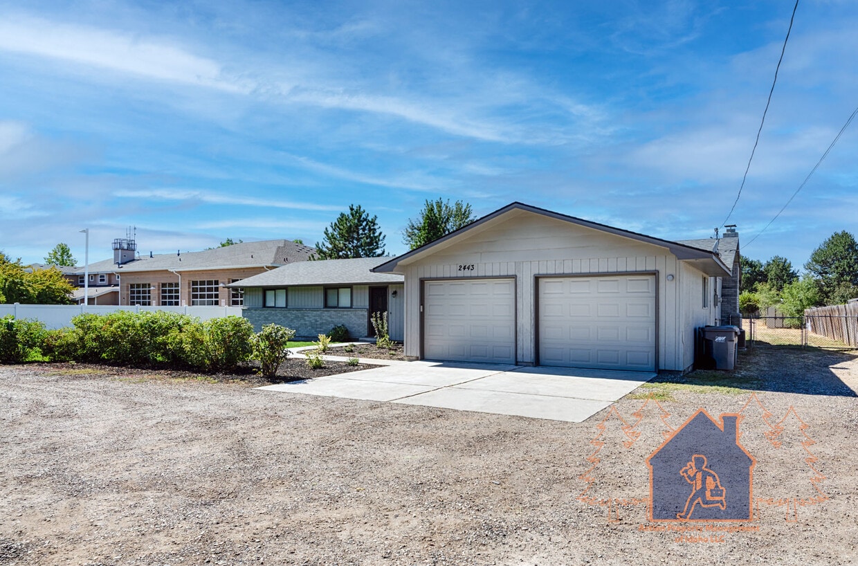 Foto principal - 2443 S Five Mile Rd