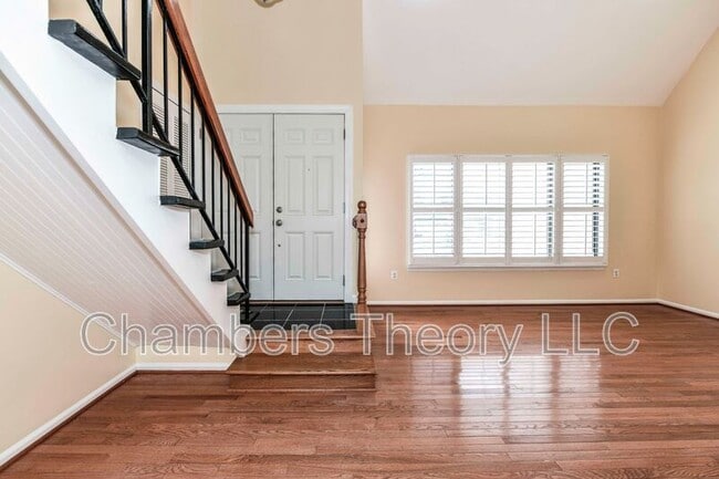 Foto del edificio - 8834 Sweet Gum Pl