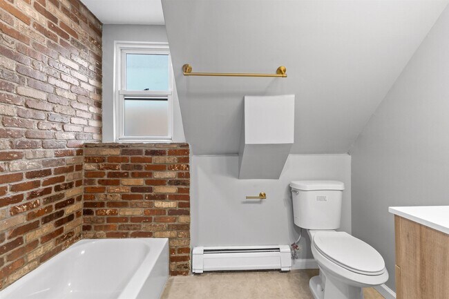 Building Photo - 98 W 32nd St