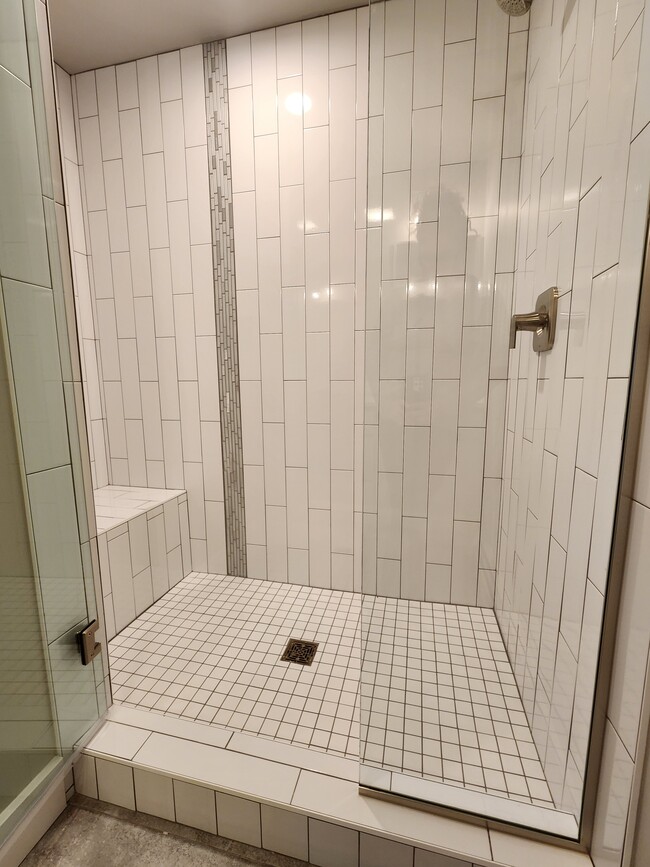 Building Photo - 325 Meriwether Ave