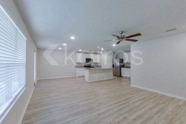 Foto del edificio - 321 Monarch Ln
