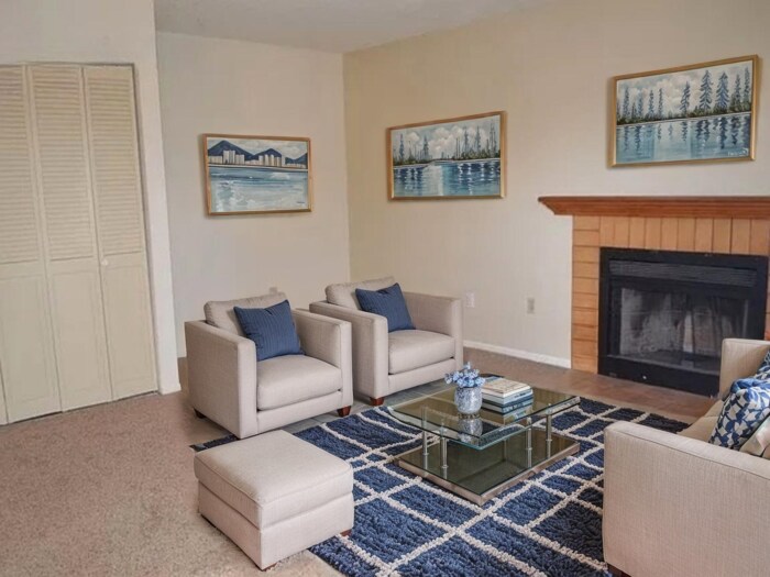 Foto principal - 2-bedroom apartment home on cul de sac!