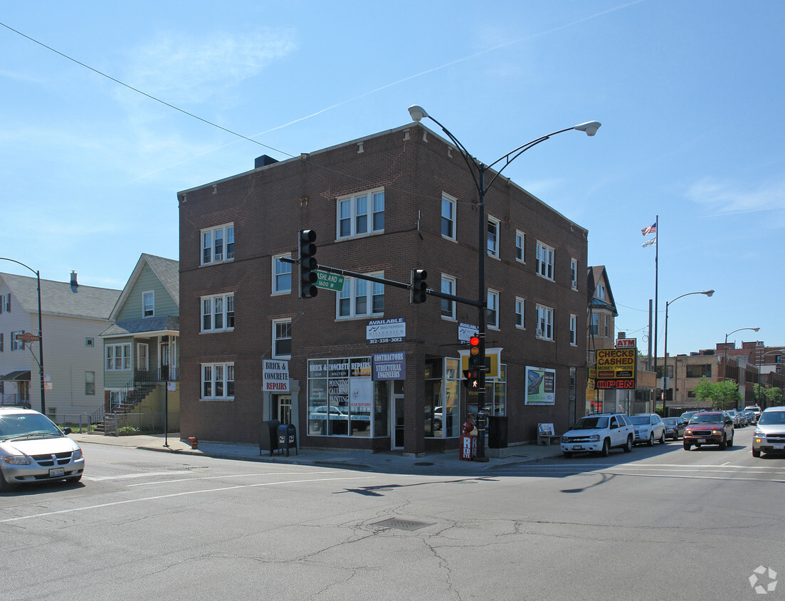 Foto principal - 1555-1557 W Diversey Pky