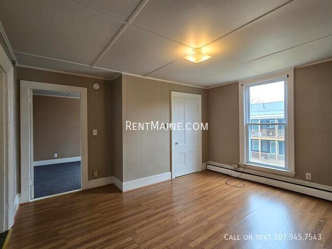 Foto del edificio - 17 Boutelle Ave