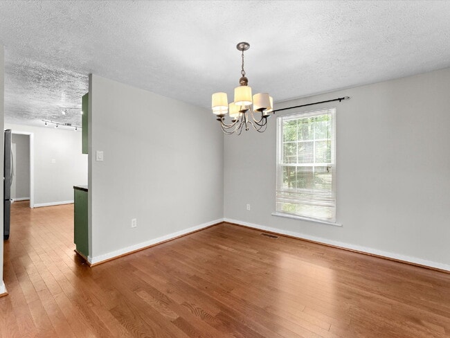 Building Photo - 3513 Castlebury Dr