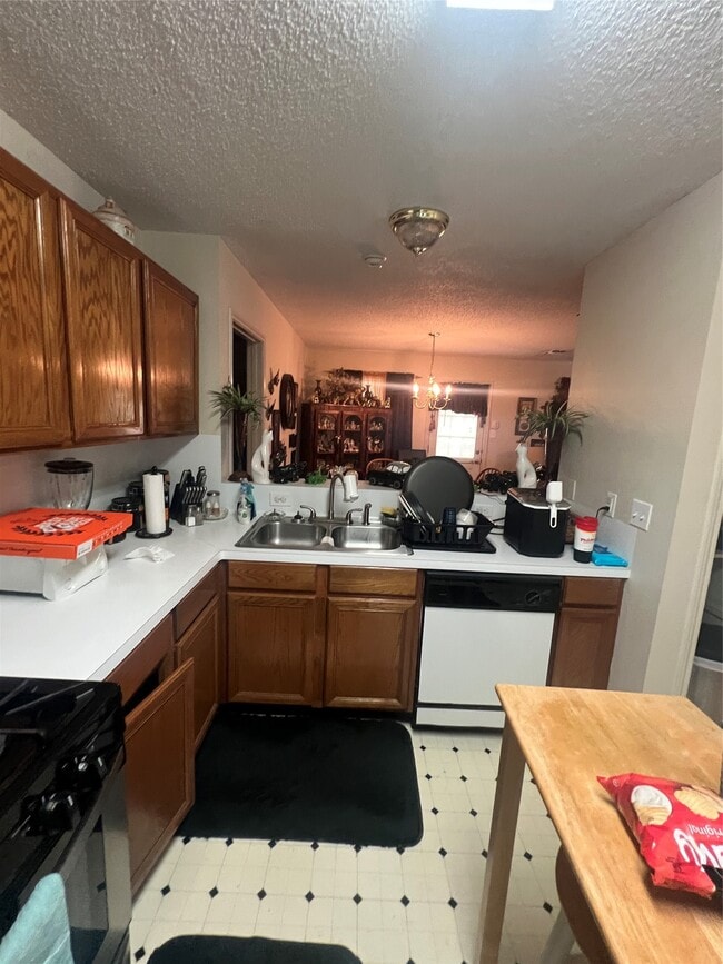 Foto del edificio - 4710 Salina St