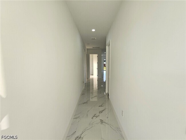 Foto del edificio - 913 NE 15th Ln