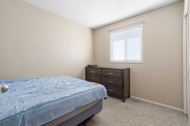 Photo du bâtiment - 10150-10150 121 Ave