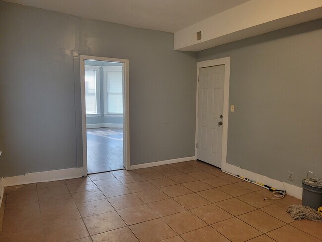 Livingroom - 138 S 10th St