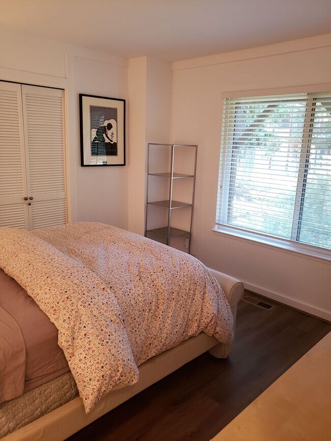 Foto del edificio - SKI LEASE: Secluded West Shore Condo backe...