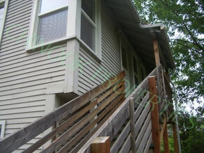 Building Photo - 128 W 14th Ave