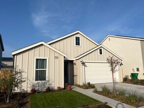 Building Photo - 9408 Willow Ter Dr