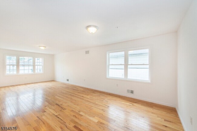 Foto del edificio - 1023 Olive St