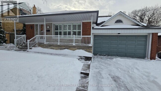 Building Photo - 3 Ridge Point Crescent