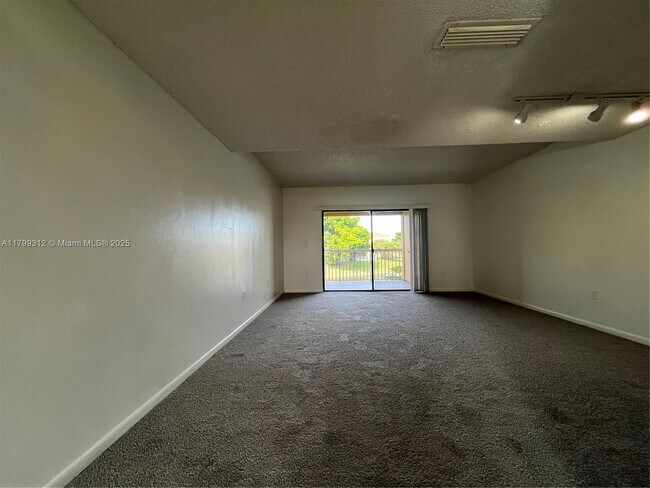 Building Photo - 5200 NW 31st Ave