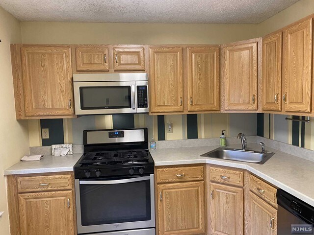 Building Photo - 1045 Cambridge Ct