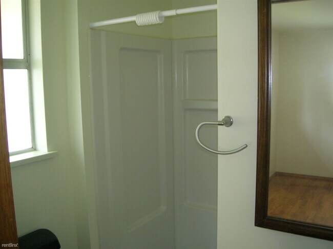Building Photo - 5 br, 3 bath House - 11603 8th Ave S Nice ...