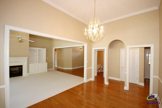 Foto del edificio - 111 Arbor Ln