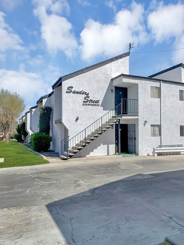 730 N Sanders St Unit C, Ridgecrest, CA 93555 Room for Rent in