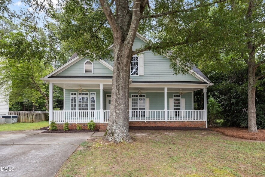 Foto principal - 2837 Tryon Pines Dr