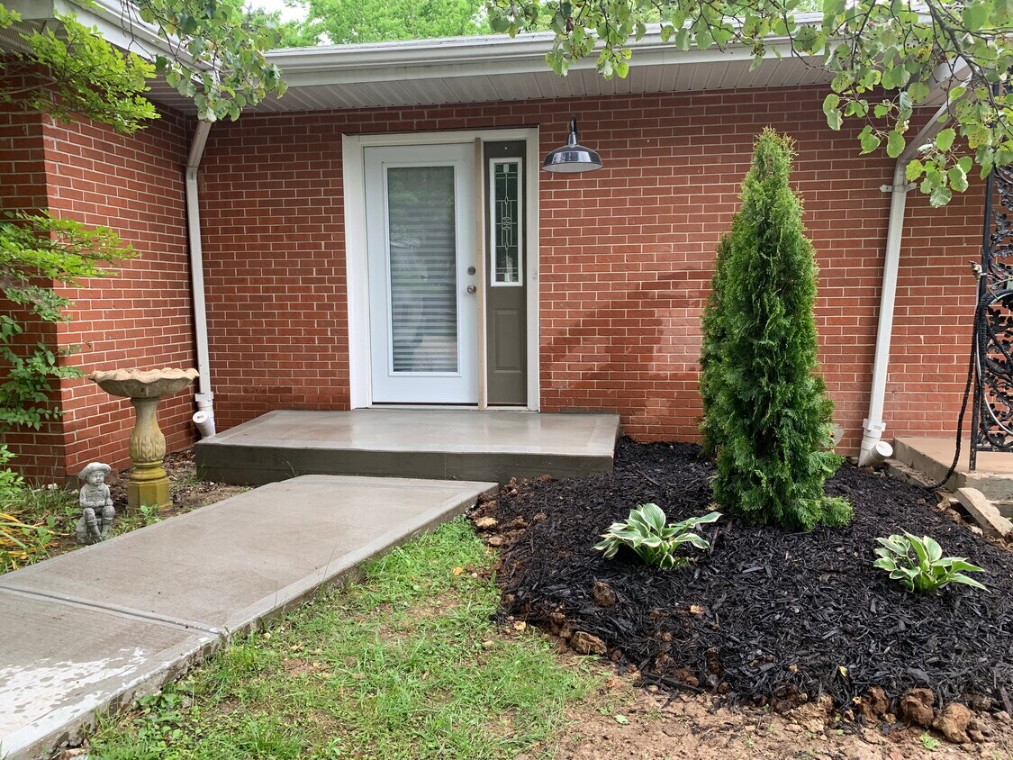 5136 Old Lemay Ferry Rd Unit B, Imperial, MO 63052 Apartments 5136