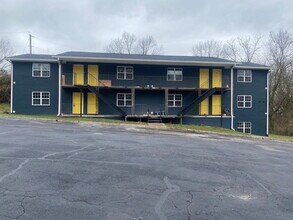 Building Photo - 123 Ingersoll Ave